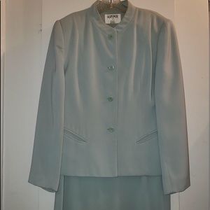 To-piece Women’s Suit